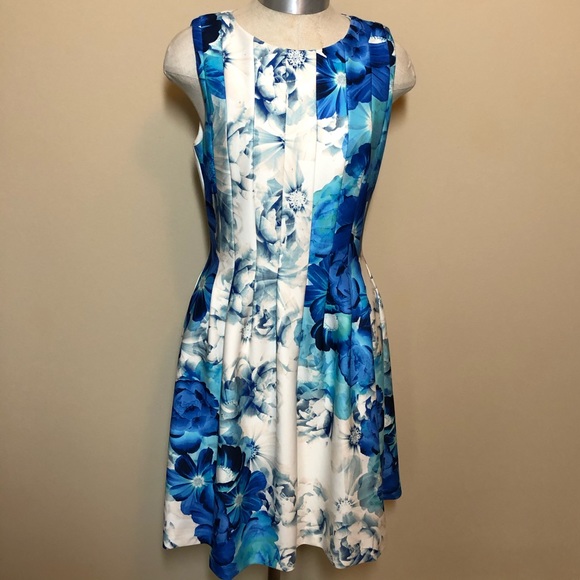 Eliza J Dresses & Skirts - Eliza j floral exposed zipper dress